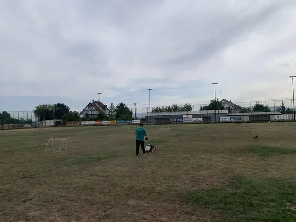 Për një fushë sportive të pastër dhe të gjelbër!