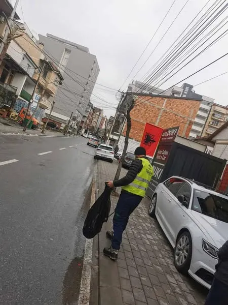Trotuaret e pastra, qyteti më i bukur!