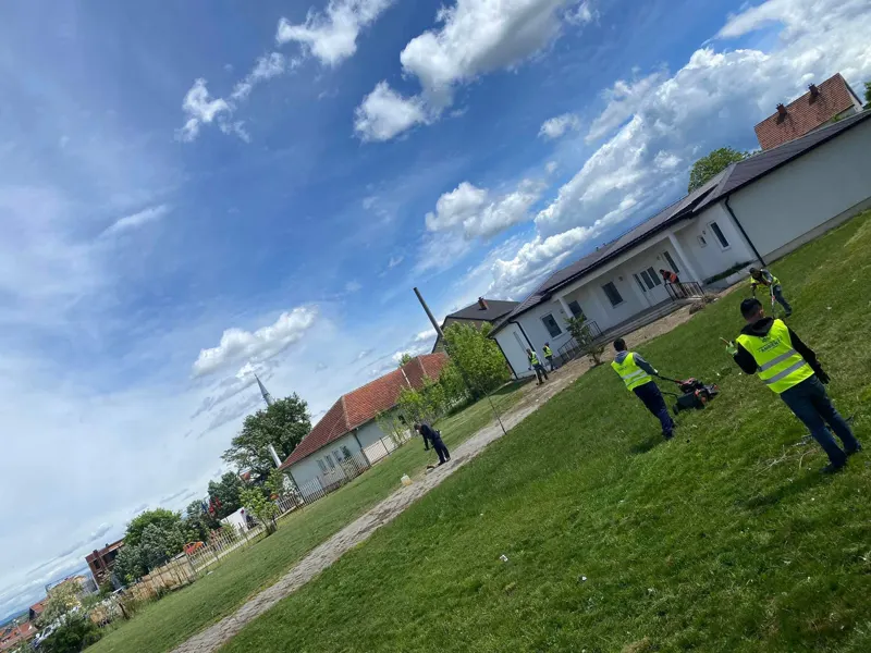 Obelisku "Maja e Lirisë", Qendra e Mjekësisë Familjare🏥, si dhe tek Kopshti i Fëmijëve  në fshatin Greme.
