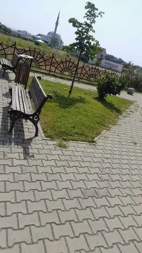 Kositja, pastrimi i barit dhe mirëmbajtja e hapësirave të gjelbërta tek  Lapidari "Brahim Ademi"në fshatin Koshare. 🍀