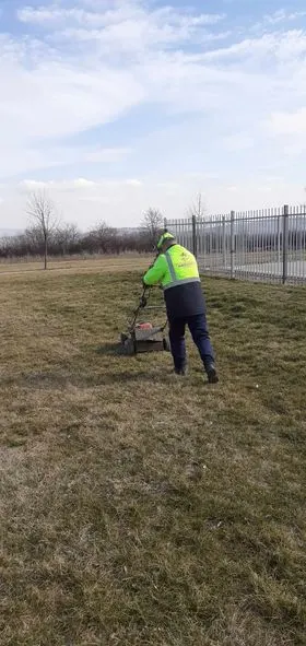 Filloj kositja e barit nëpër hapësira publike🧤♻️
