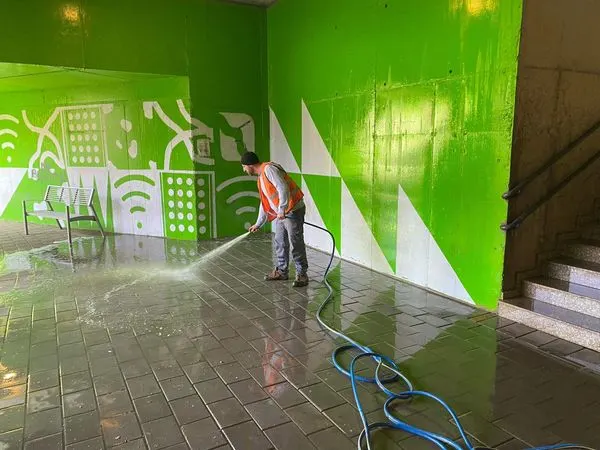 💦Larja e parkingut nëntoksor për vetura🚗