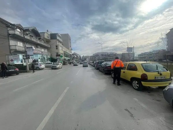Një ditë e zakonshme e inkasimit nga parkingjet publike në qytetin e Ferizajt 🚘🚙
