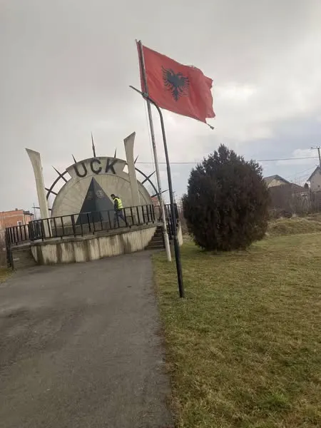 Pastrimi i hapësirave të lapidarëve të dëshmorëve!