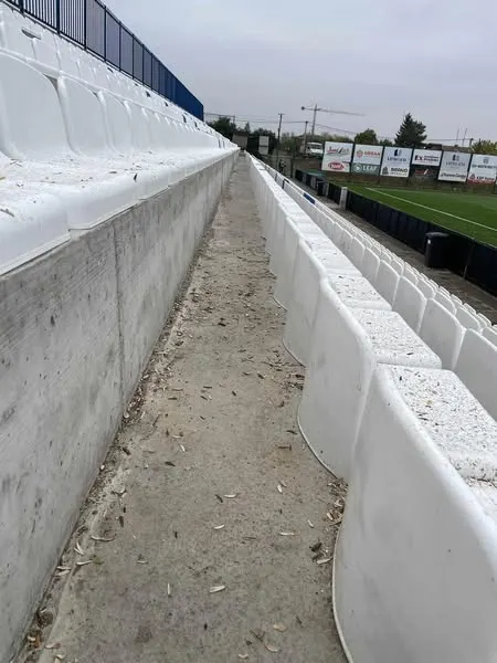 Punëtorët tanë të NPL "Ambienti" Sh.A kanë kryer pastrimin e stadionit të qytetit