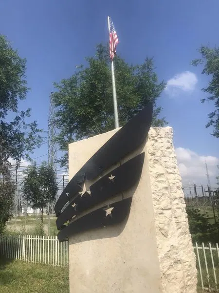 Mirëmbajtja ,kositja e barit dhe pastrimi i hapësirës së gjelbërt te Memoriali i Joseph "Beau" Biden, III në fsh.Sojevë. 🍀