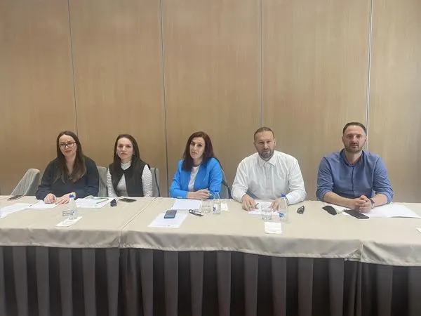 Drejtori i Ndërmarrjes Publike Lokale "Ambienti", Arton GAVAZI, së bashku me Zyrtarët e Lartë, kanë marrë pjesë në puntorin me temën "Funksionimi i Qeverisjes Korporative tek Ndërmarrjet Publike të Nivelit Lokal".
