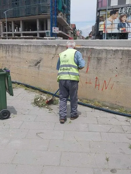 Pastrimi i rrugës "Tahir Sinani".   🍀
