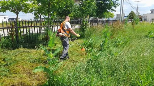 Mirëmbajtja e hapësirës së gjelbërt ,kositja dhe pastrimi i barit tek "Zyra e Gjendjes Civile" dhe Bibloteka Publike "Sadik Tafarshiku" dega Talinoc i Muhaxherëve. 🍀