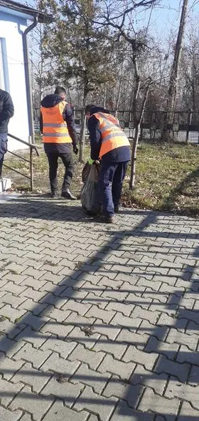 Punonjësit e hapësirave të gjelbërta të NPL "Ambienti" Ferizaj.