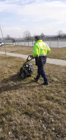 Filloj kositja e barit nëpër hapësira publike🧤♻️