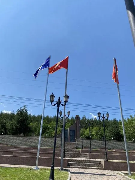 Pastrimi dhe vendosja e flamujve të rinjë tek  "Varrezat e Dëshmorëve". 🍀🇽🇰🇦🇱