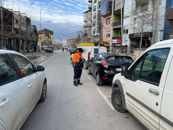 Një ditë e zakonshme e inkasimit nga parkingjet publike në qytetin e Ferizajt 🚘🚙