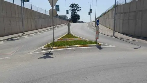 Kositja dhe pastrimi i hapësirave të gjelbërta  në rrethrrotullim dhe pjesët tjera të gjelbërta tek nënkalimi  në rrugën  "Bajram dhe Gursel Sylejmani". 🍀