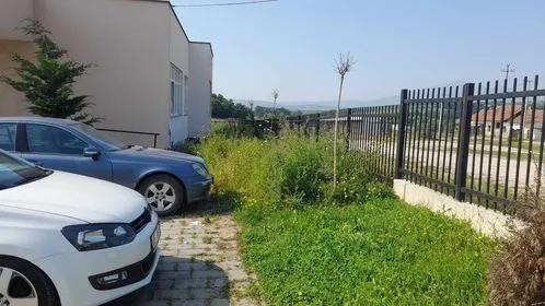 Pastrimi ,kositja e barit dhe mirëmbajtja e hapësirës së gjelbërt tek "Qendra e Mjekësisë Familjare 8" në fshatin Dardani. 🍀