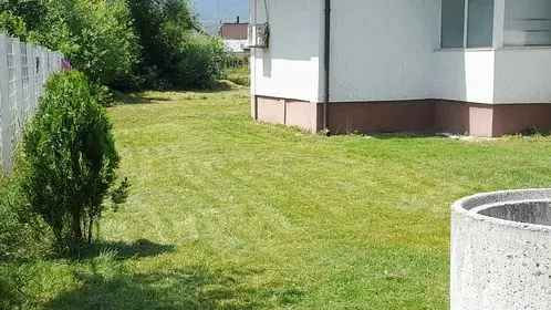 Kositja, pastrimi i barit dhe mirëmbajtja e hapësirave të gjelbërta tek "Qendra e Mjekësisë Familjare 4". 🍀